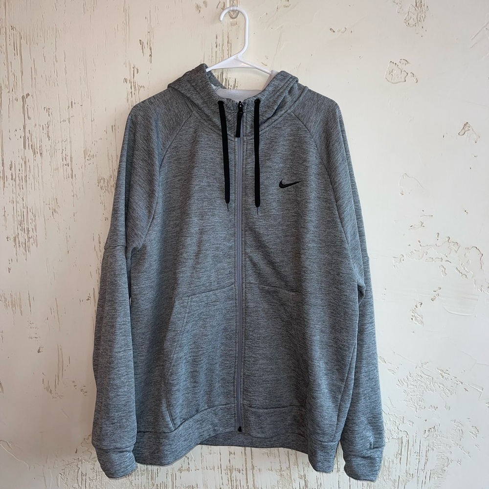 Like new! Men’s Nike Therma Fit Full Zip Hoodie. Size XL.